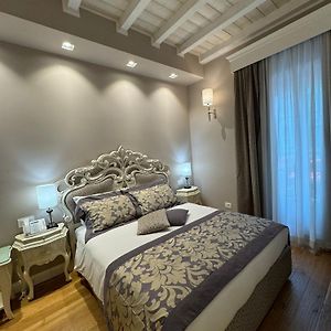 Deluxe Zimmer mit Kingsize-Bett